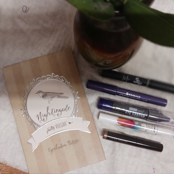 Makeup bundle - Picture 1 of 15